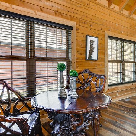 Riverfront Cabin With Hot Tub - 3 Miles To Dollywood Pigeon Forge Zewnętrze zdjęcie