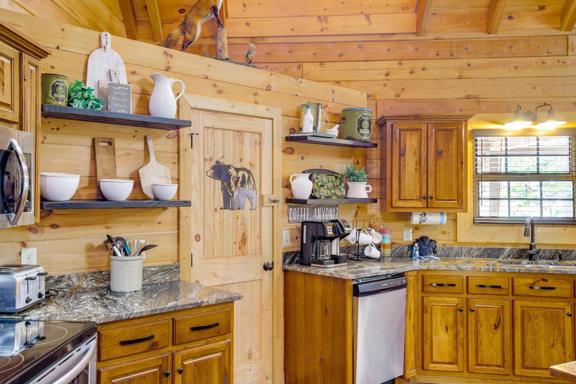 Riverfront Cabin With Hot Tub - 3 Miles To Dollywood Pigeon Forge Zewnętrze zdjęcie