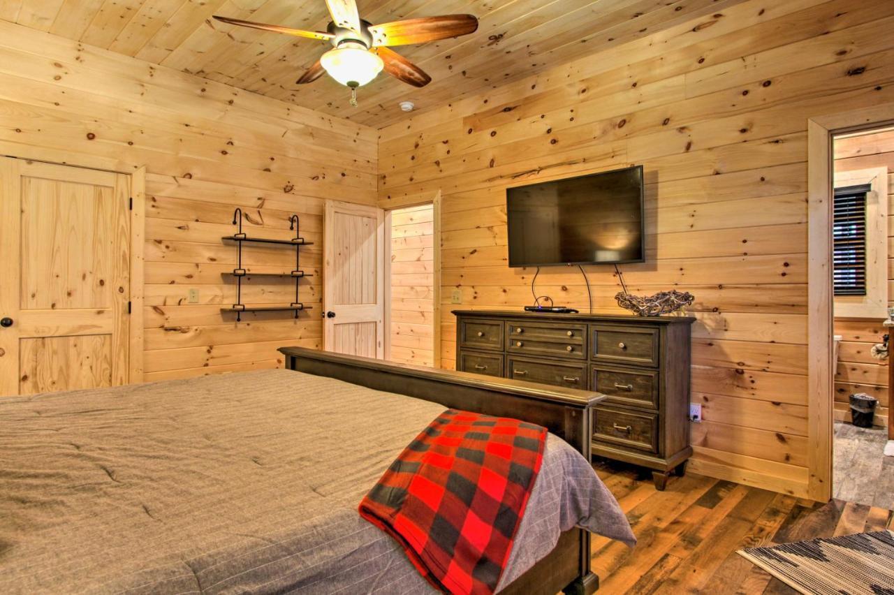 Riverfront Cabin With Hot Tub - 3 Miles To Dollywood Pigeon Forge Zewnętrze zdjęcie