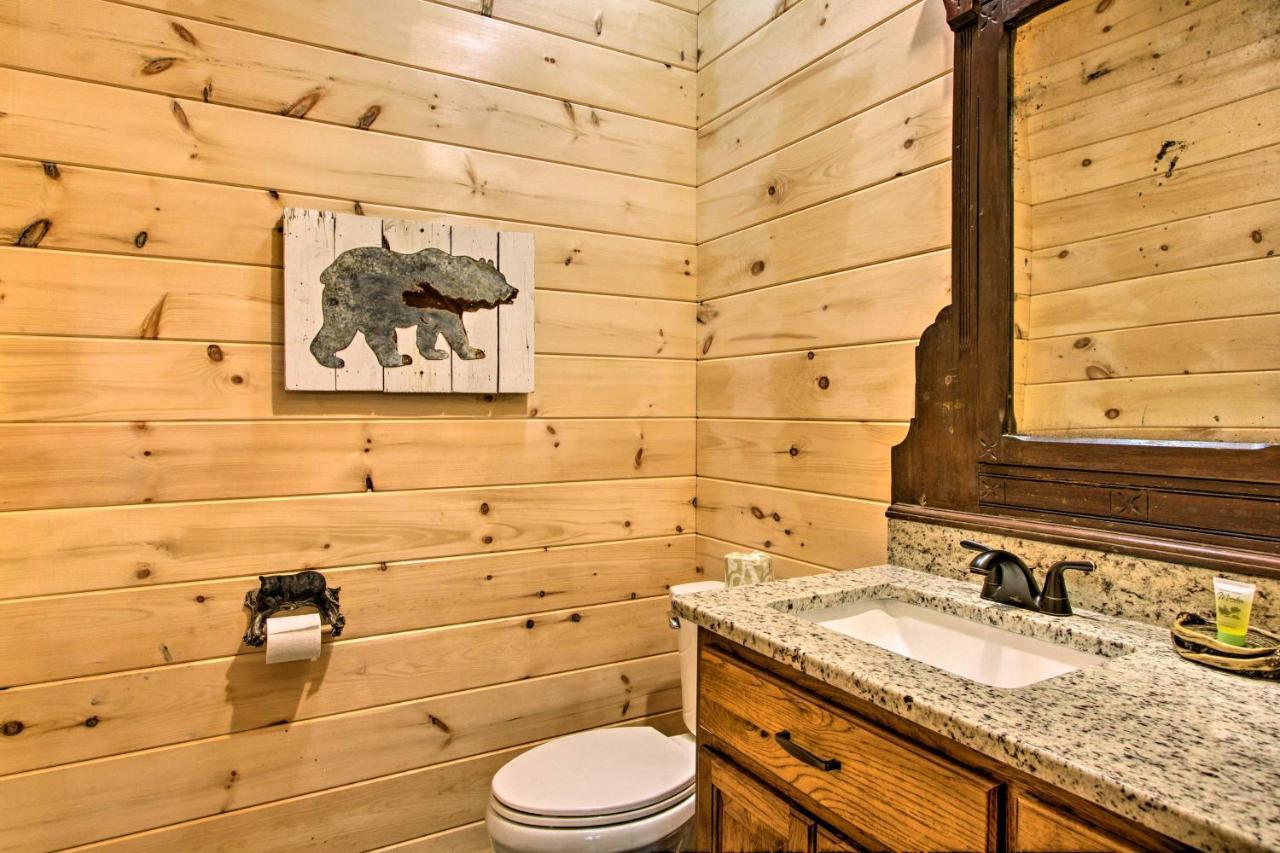 Riverfront Cabin With Hot Tub - 3 Miles To Dollywood Pigeon Forge Zewnętrze zdjęcie