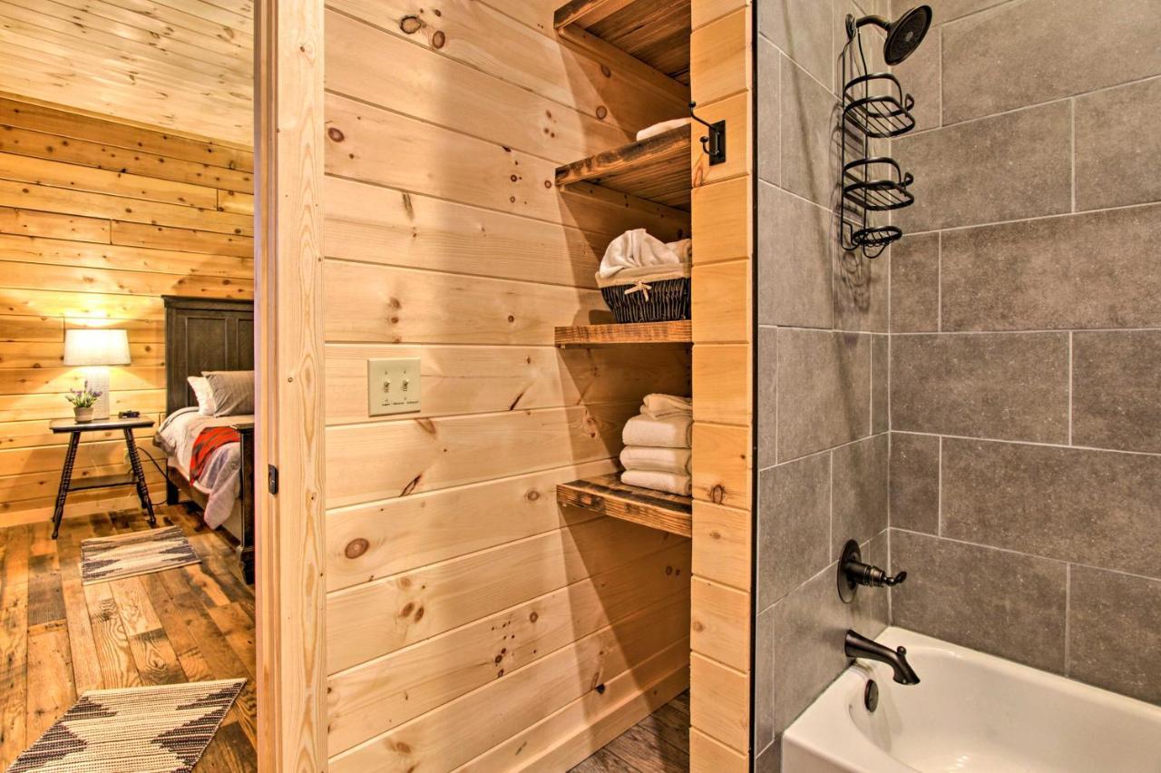 Riverfront Cabin With Hot Tub - 3 Miles To Dollywood Pigeon Forge Zewnętrze zdjęcie