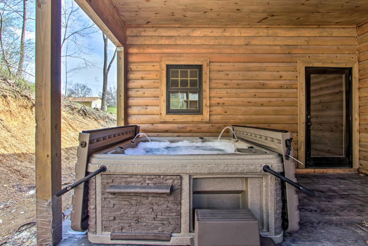 Riverfront Cabin With Hot Tub - 3 Miles To Dollywood Pigeon Forge Zewnętrze zdjęcie